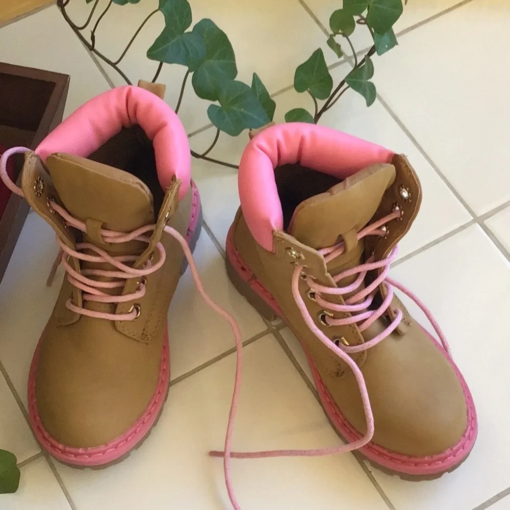 HOST PICK ‘Link’ Fashion Lace-Up Lug Threaded Sole Boots - Picture 2 of 7